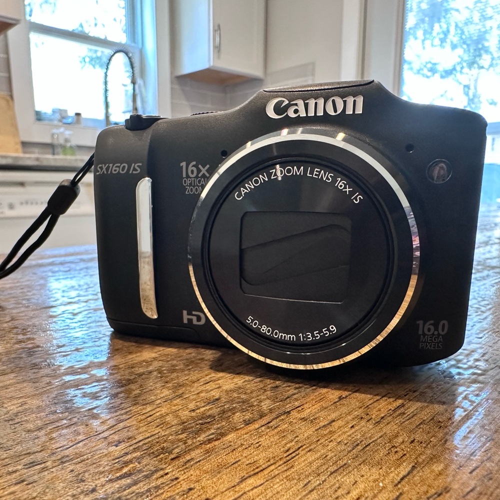 Canon SX160 IS Compact Digital Camera - Black with Silver Accents
